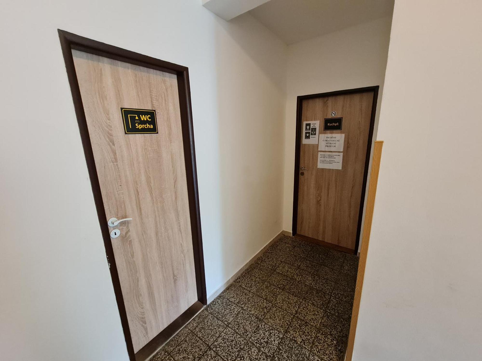 Nika Beds Hotel Pardubice Exterior foto